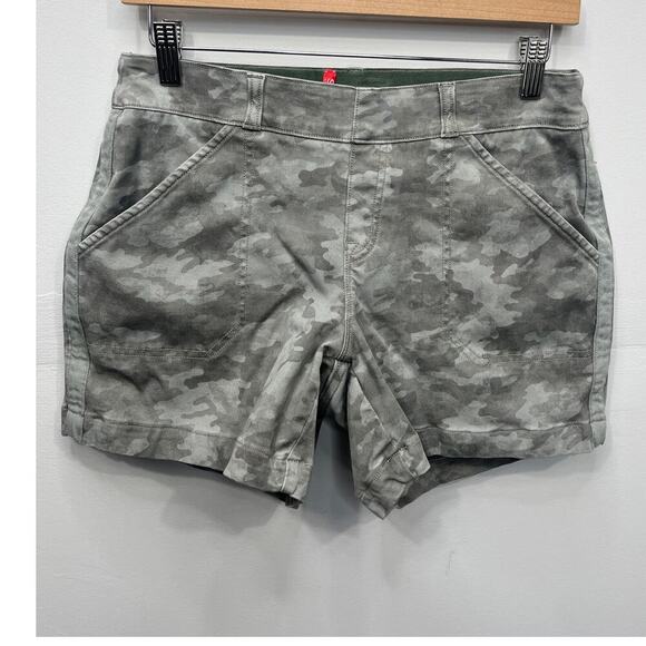 Spanx Women’s Camo Grey Twill Short / Size-Medium - Picture 2 of 8
